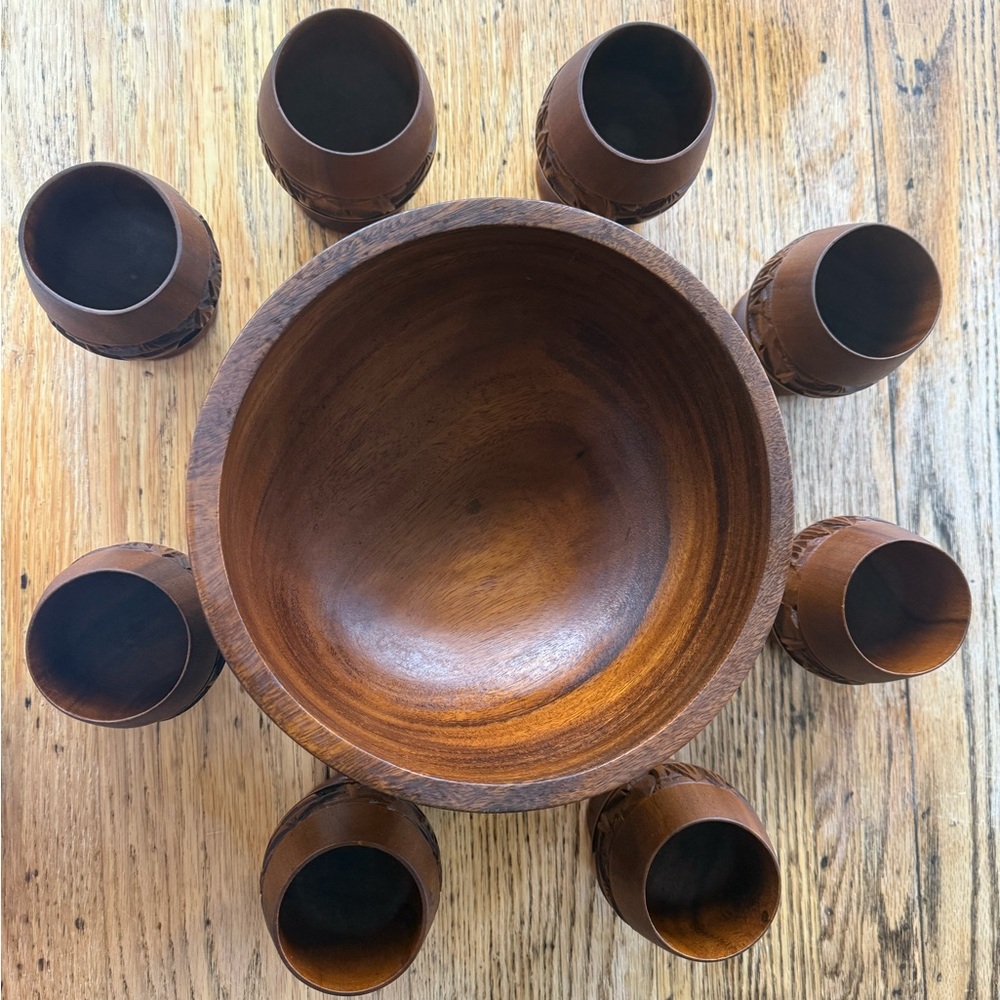 Vintage Mid-Century Handcrafted Wooden Tiki Punch Bowl Set - 8 matching goblets